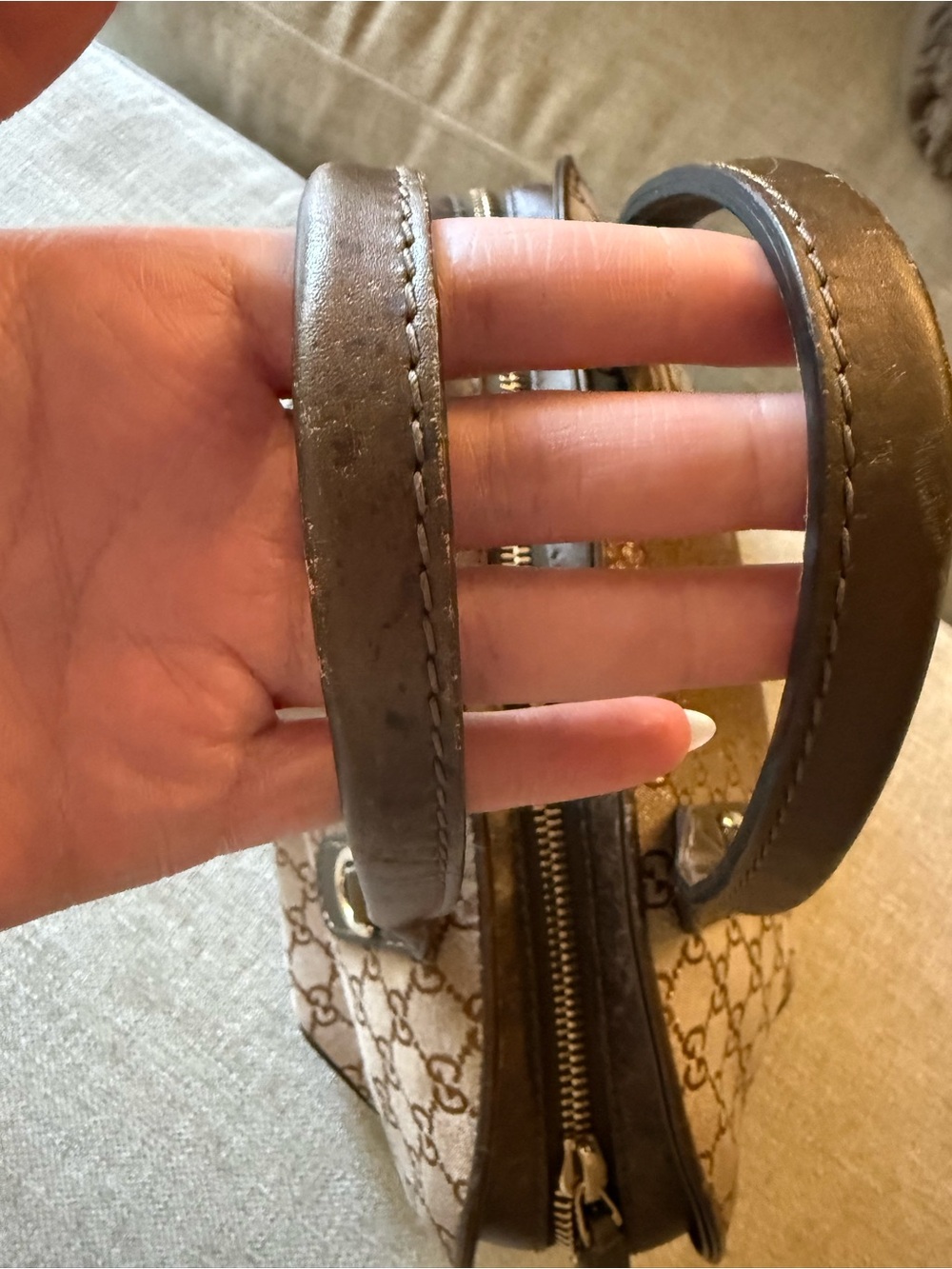 GUCCI Beige Metallic GG Canvas Heart-Bit Handbag - Picture 6 of 10
